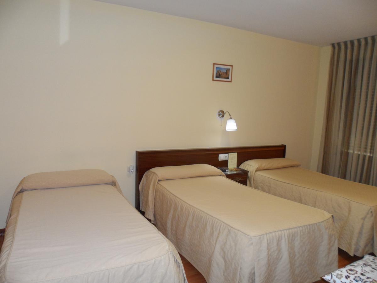Hostal Coruna Astorga Exterior foto