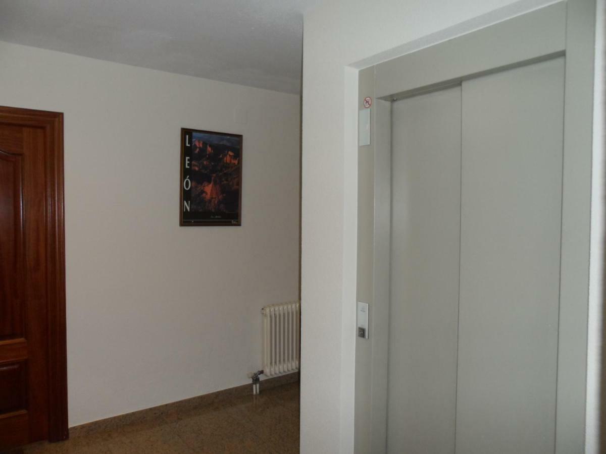 Hostal Coruna Astorga Exterior foto