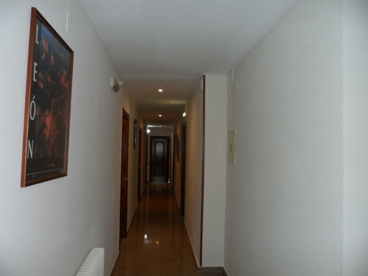 Hostal Coruna Astorga Exterior foto